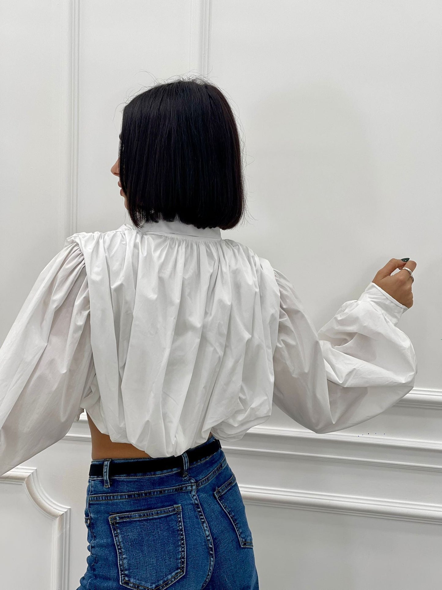 Camisa Crop con Lazo y Botones