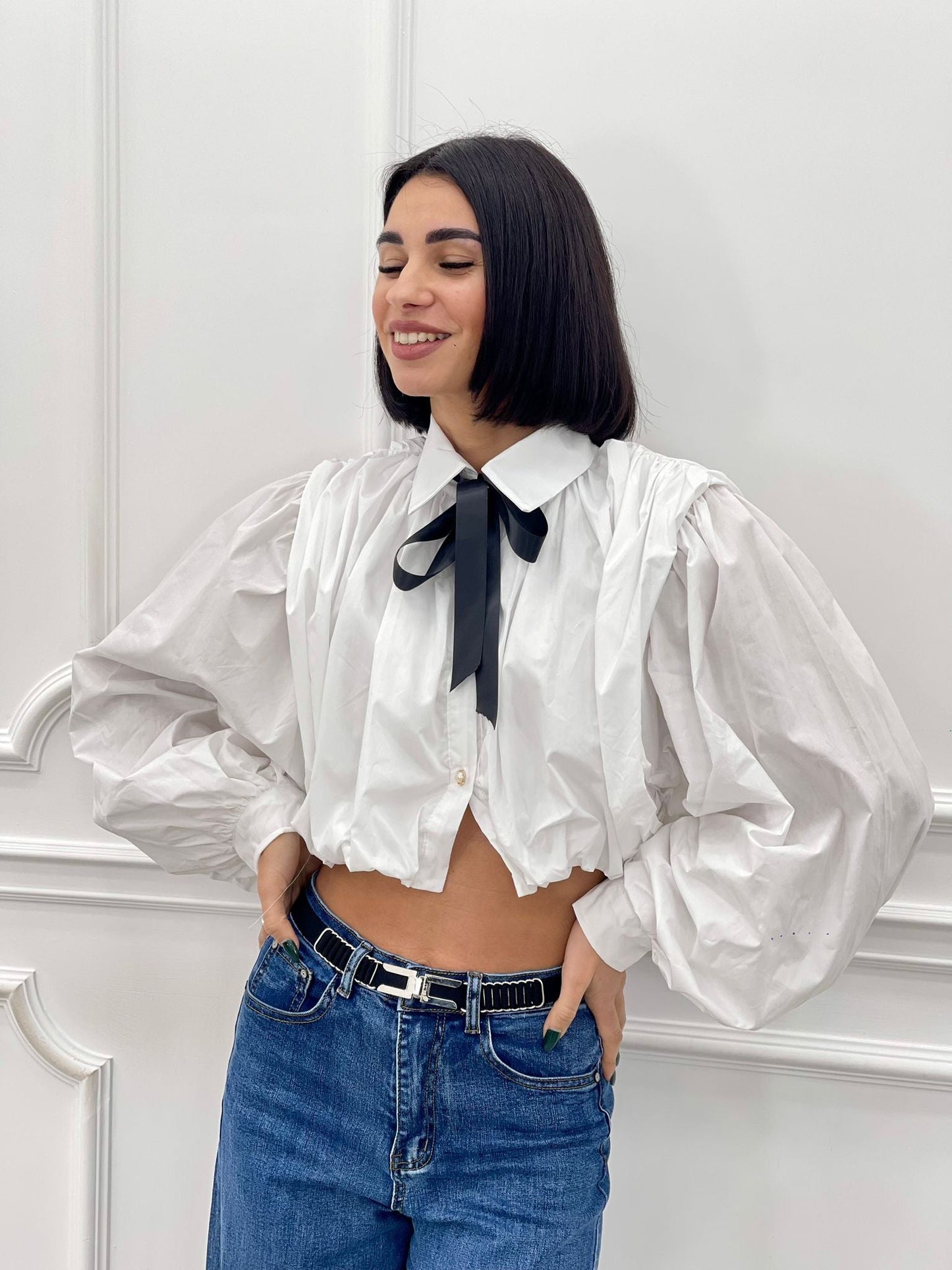 Camisa Crop con Lazo y Botones