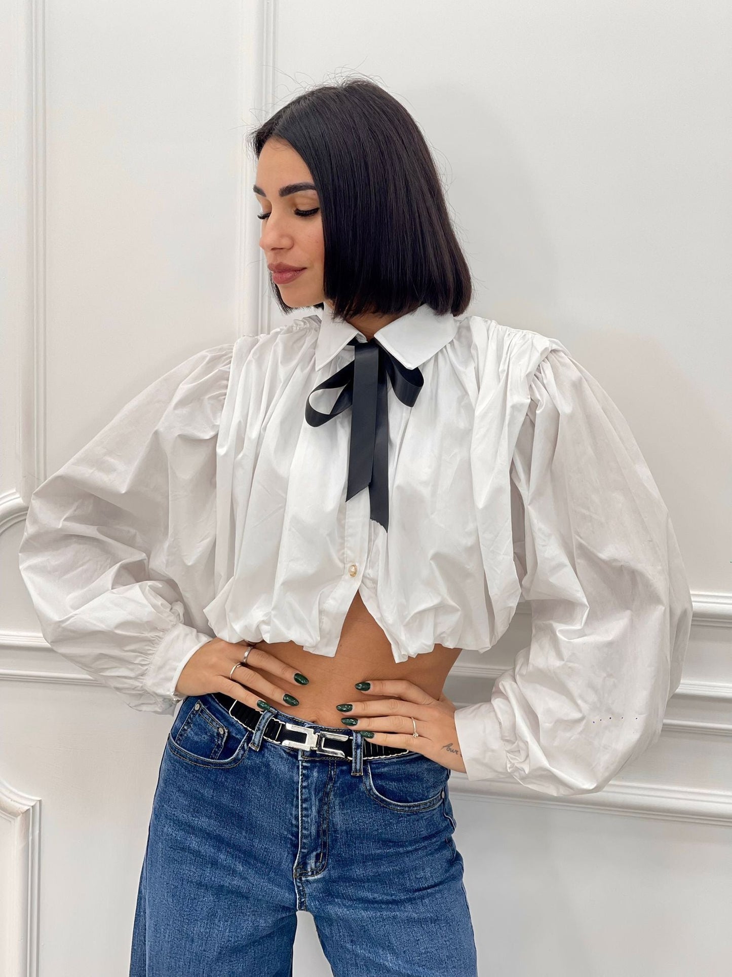 Camisa Crop con Lazo y Botones