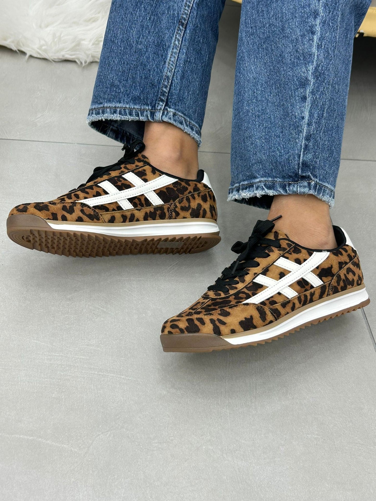 SNEAKERS STREET STYLE NEW AI26