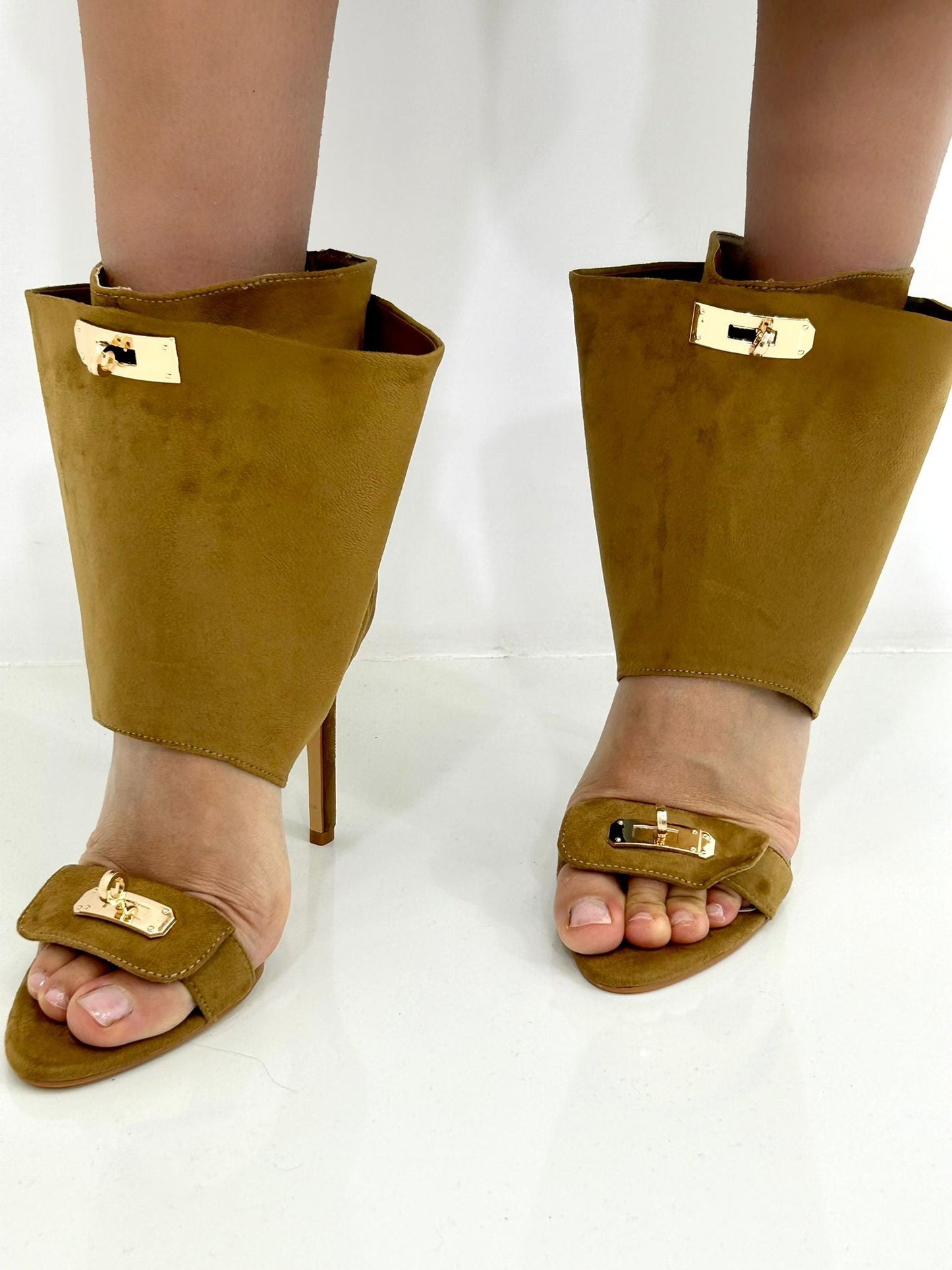 SANDALO GLOW STEP NEW P/E26