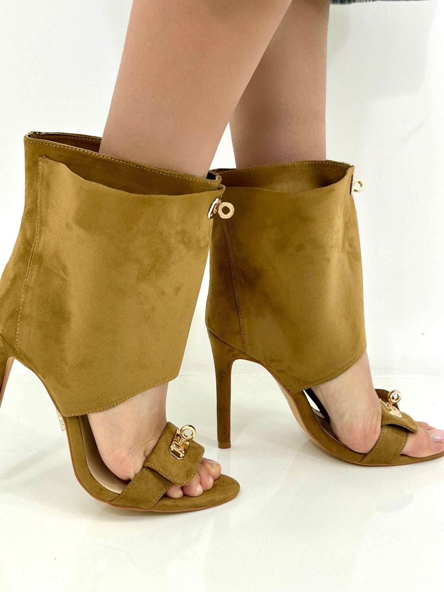 SANDALO GLOW STEP NEW P/E26