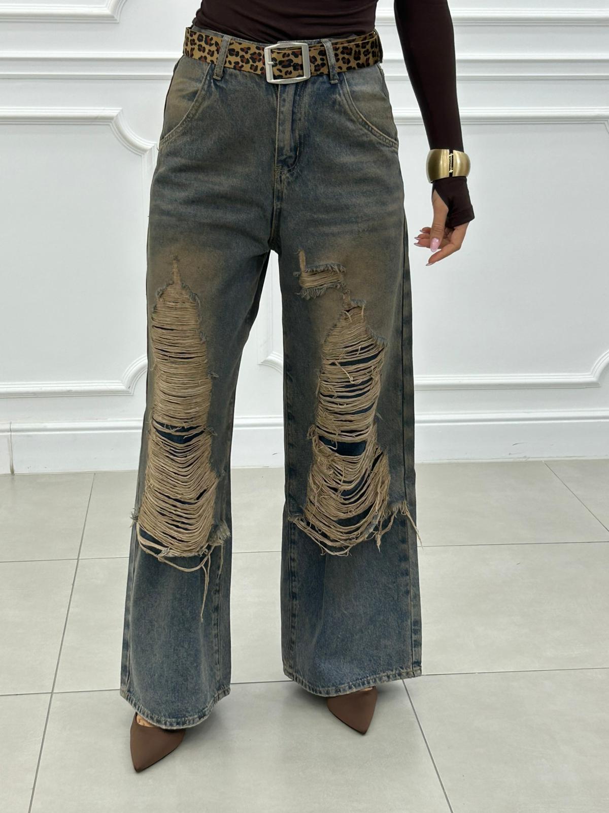 Vaqueros Retro Fit Vintage con Rotos y Cinturón