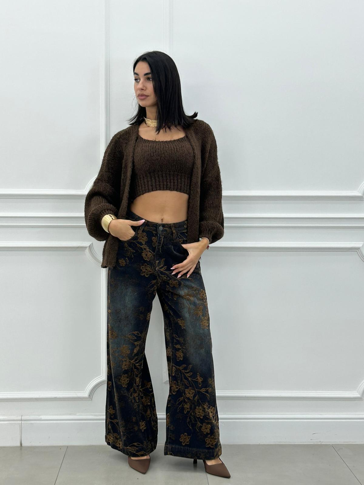 Vaqueros con Bordado Floral