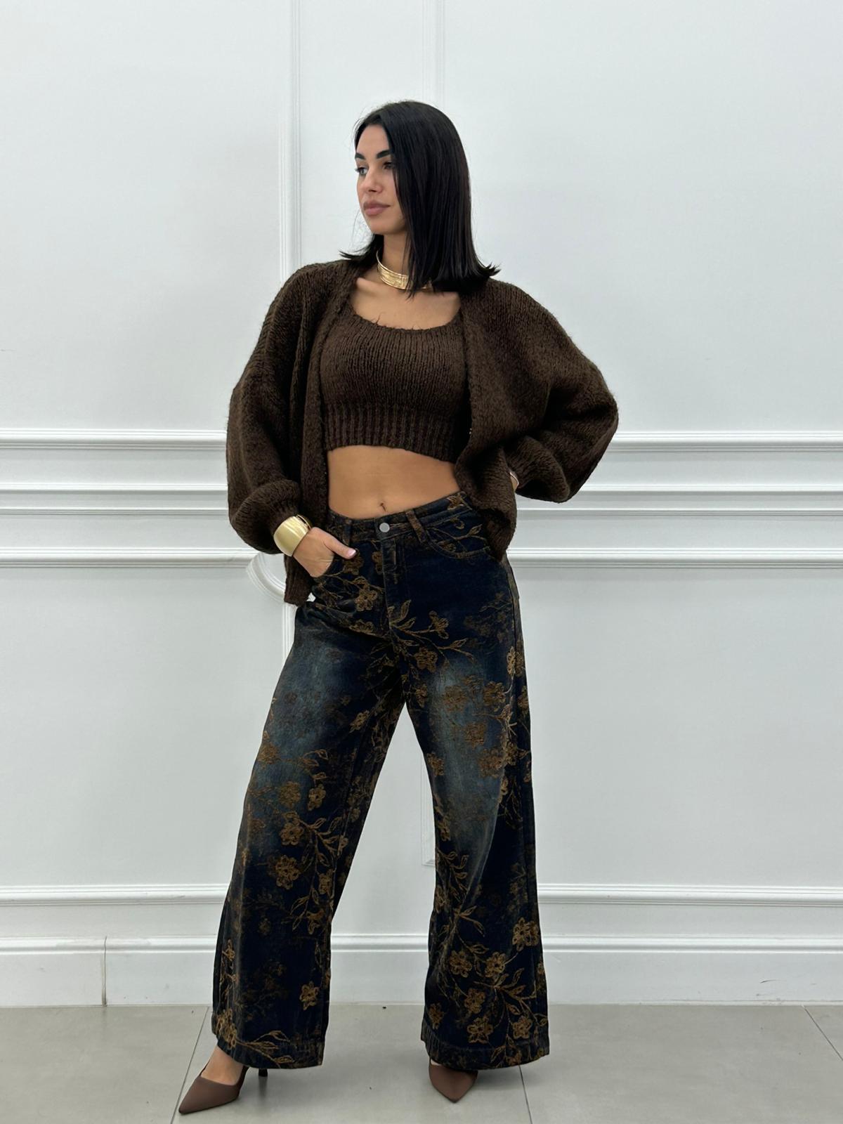 Vaqueros con Bordado Floral