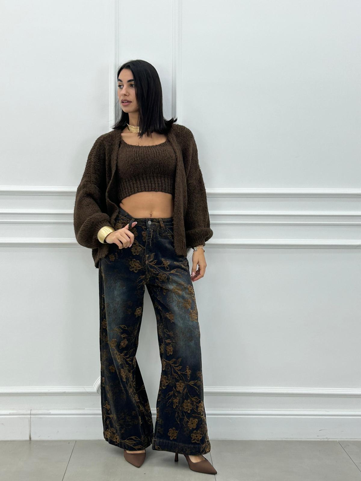 Vaqueros con Bordado Floral