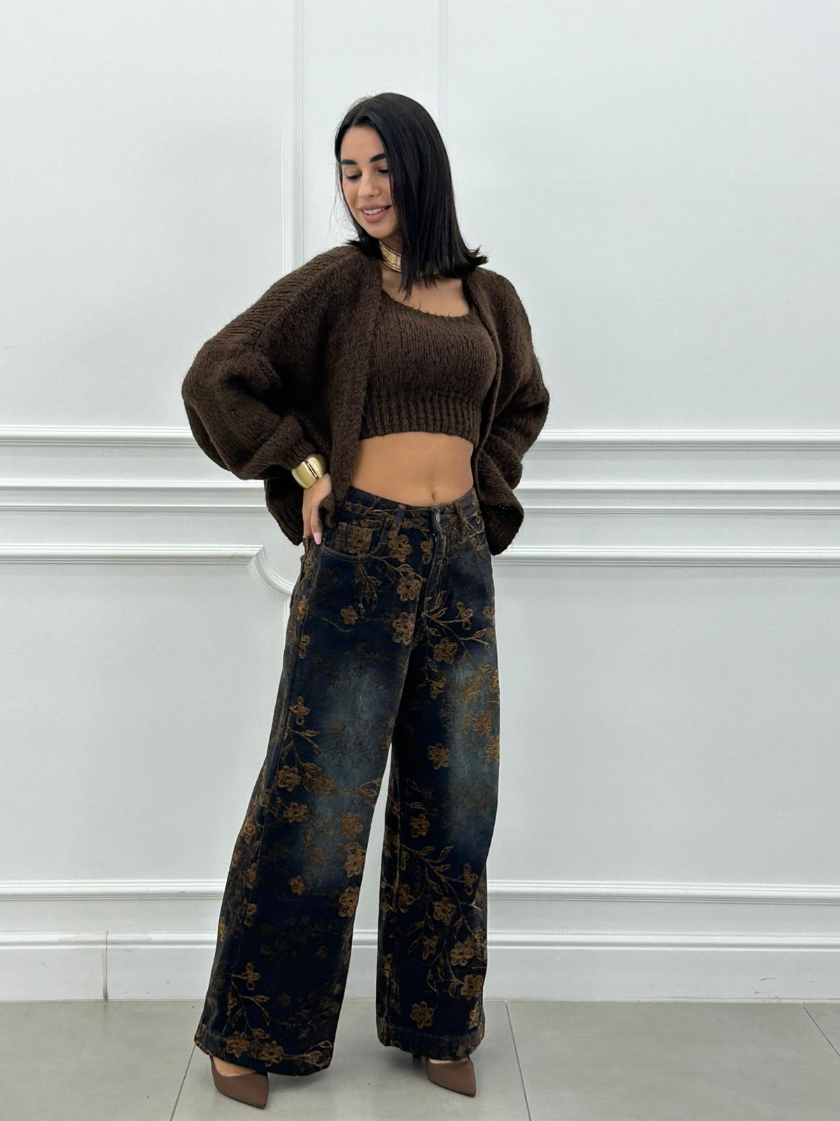 Vaqueros con Bordado Floral