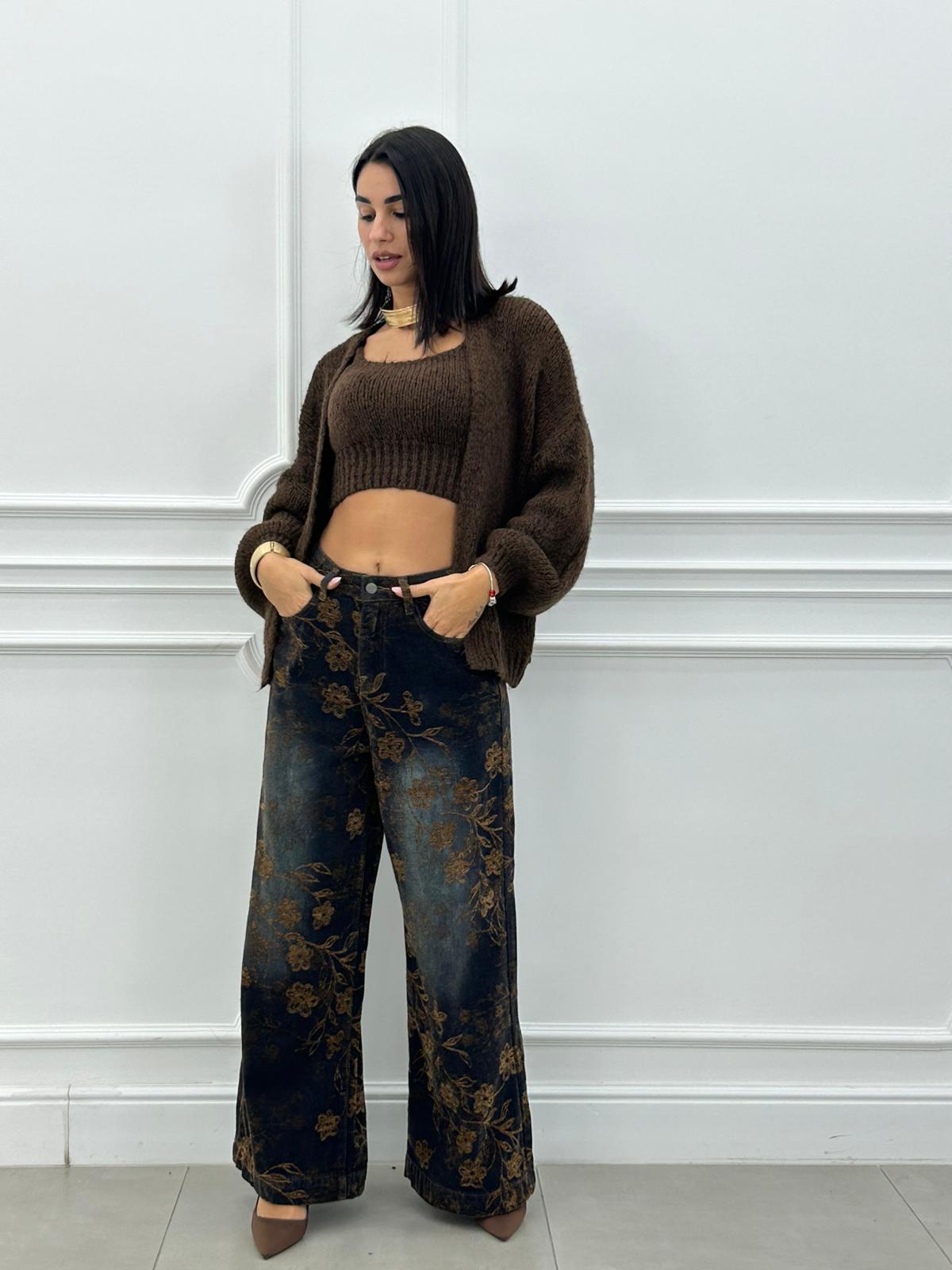 Vaqueros con Bordado Floral