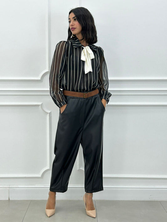 Pantalón Cropped de Ecopiel con Cinturón y Bolsillos